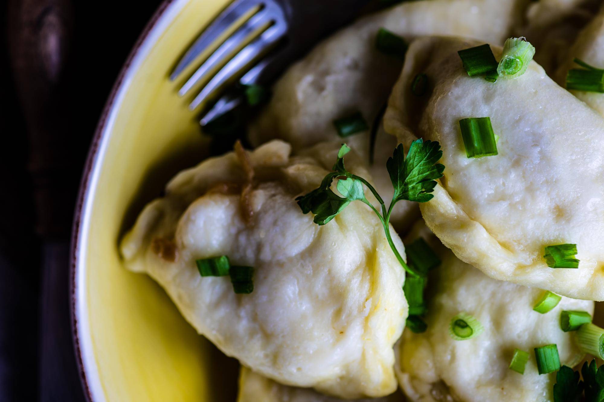 Skąd pochodzi nazwa pierogi ruskie i co naprawdę oznacza?